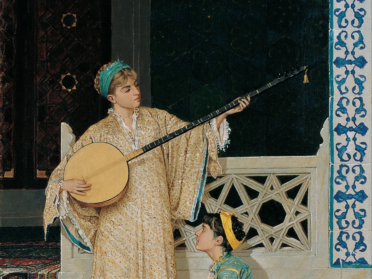 Osman Hamdi Bey'in İki Müzisyen Kız'ı: çinili bir odada biri uzun saplı bir tanbur, diğeri tef tutan iki genç kadın